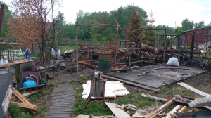 «САХ» помогает собрать и вывезти мусор после пожара в Оби