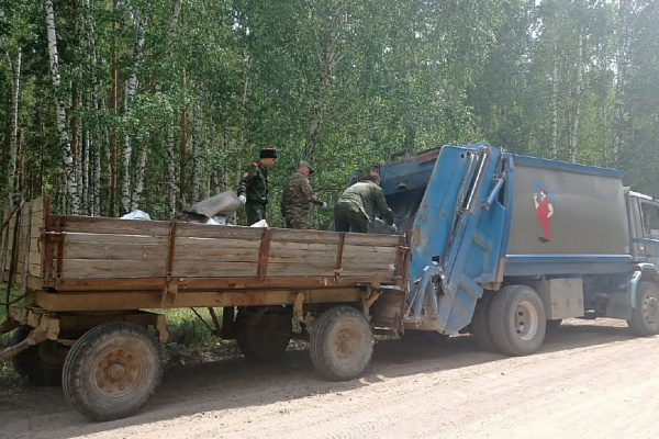 Региональный оператор вывез 8 тонн мусора после уборки волонтерами Караканского бора
