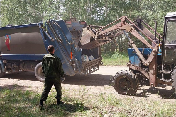 Региональный оператор вывез 8 тонн мусора после уборки волонтерами Караканского бора