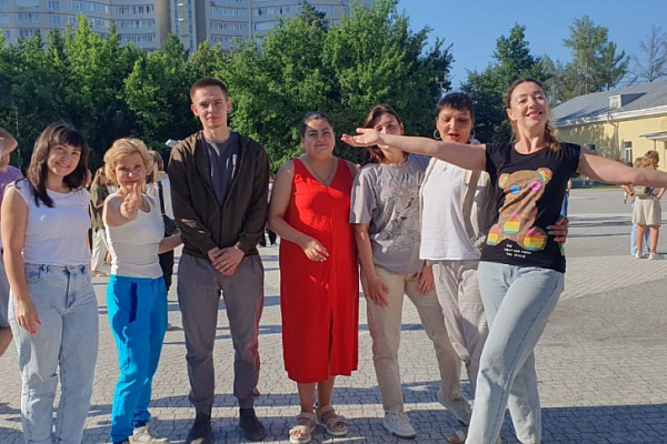 Сотрудники «САХ» начали утро с приемов кикбоксинга