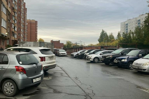 Припаркованный автомобиль не должен мешать проезду