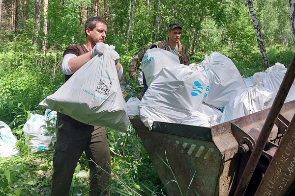 Региональный оператор вывез 8 тонн мусора после уборки волонтерами Караканского бора