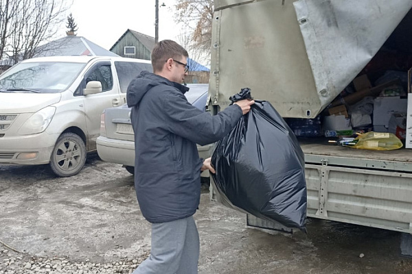 Полтонны вторсырья новосибирцы обменяли на семена цветов