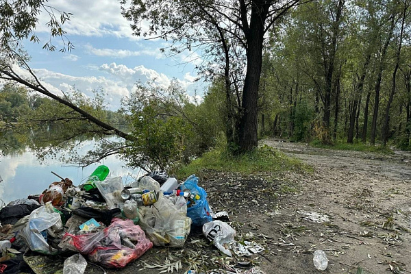 Уборка береговой линии реки Обь